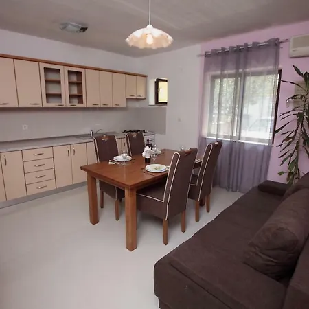 Διαμέρισμα Apartman Radic