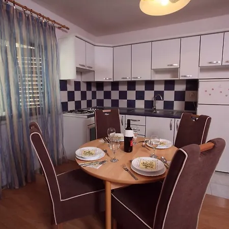 Διαμέρισμα Apartman Radic *